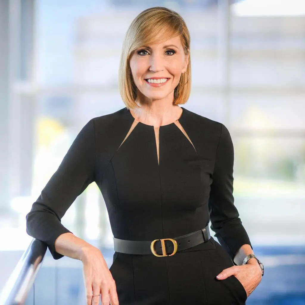 Connie Dieken Speaker Managemen Expert on the Future of Leadership Influence, Communication & Change