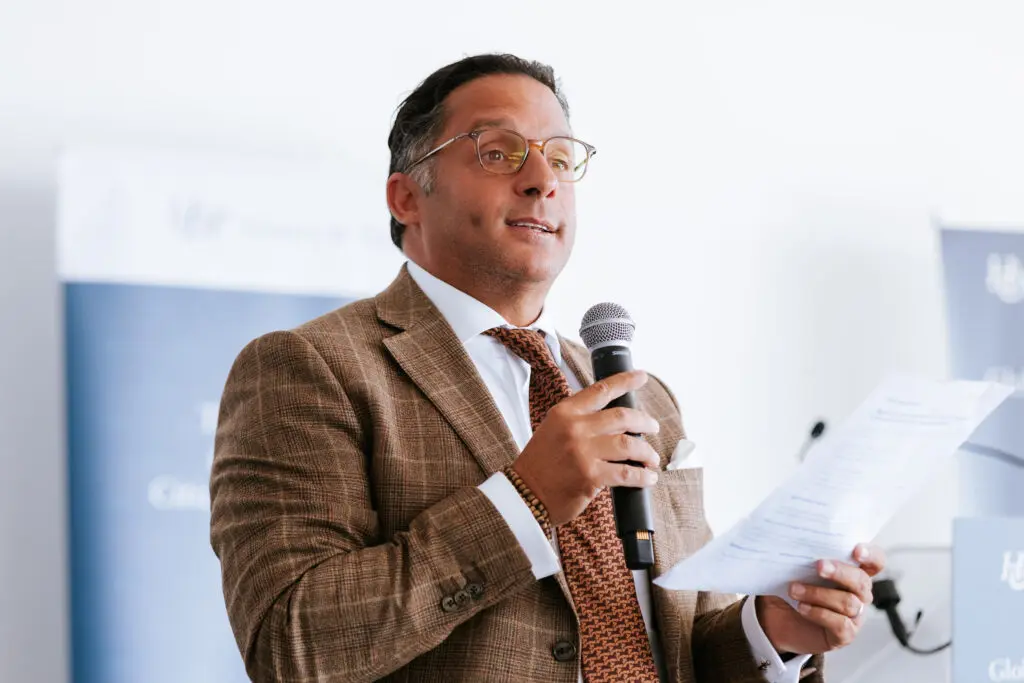 Steve A. Tineo Speakers Management – Expert in negotiation and conflict resolution