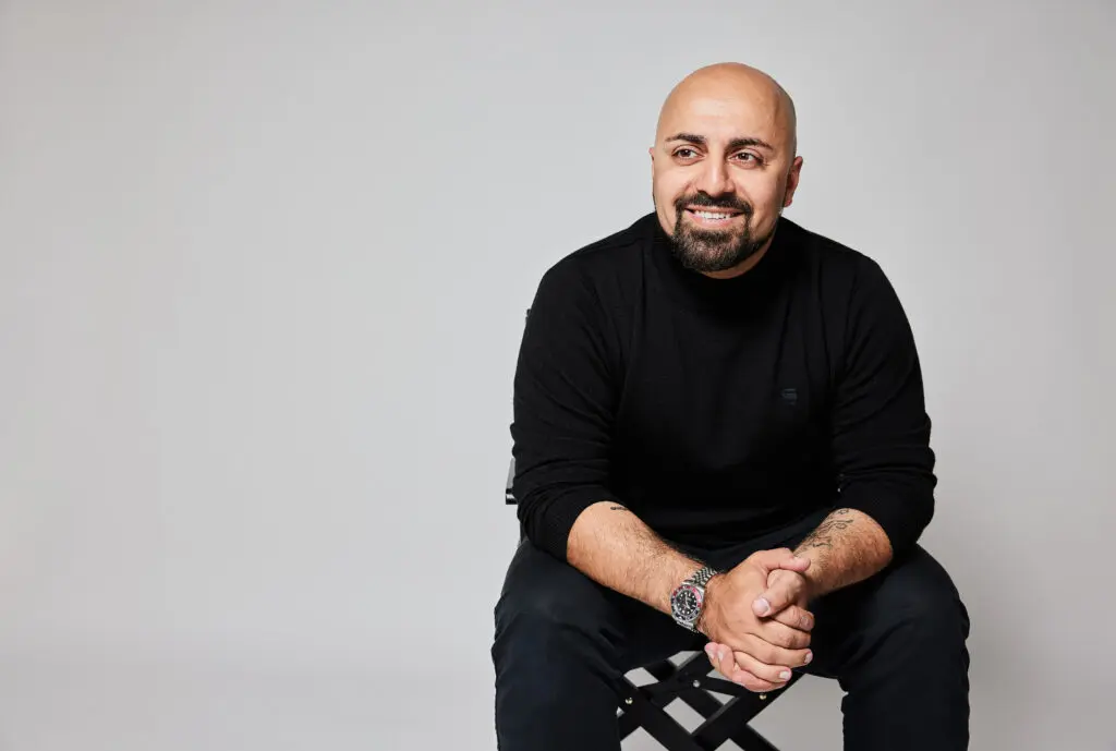Ali Mahlodji Next Level Speakers Unternehmer, Storyteller & Brückenbauer zwischen den Generationen